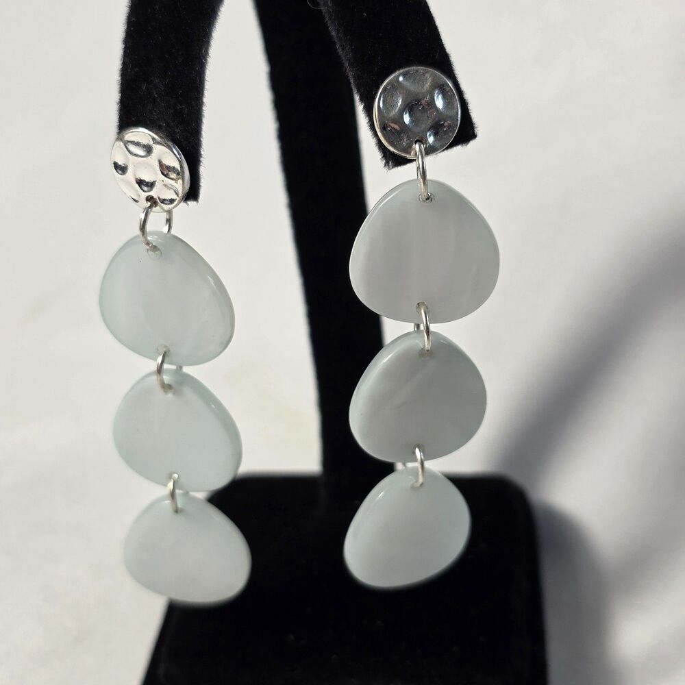 White Acrylic Triple Tier Earrings Hammered Silver Tone Stud Teardrop Charms